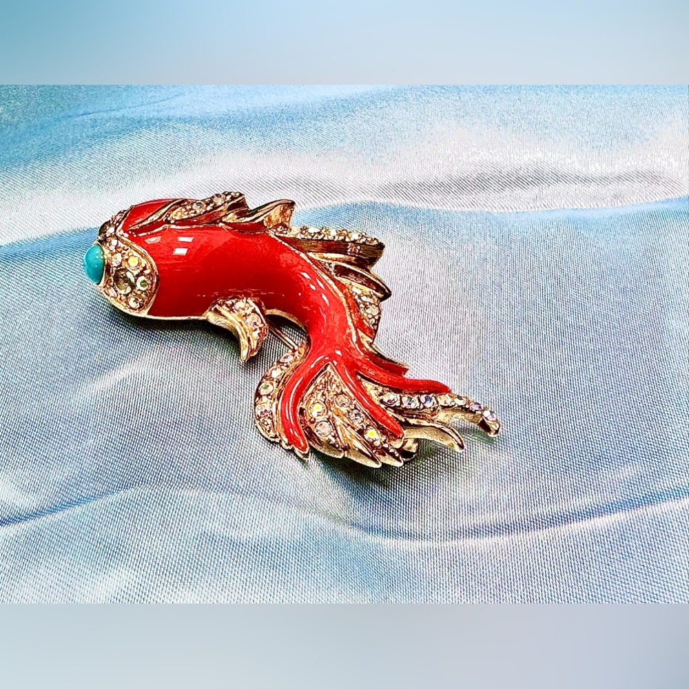 VINTAGE SIGNED ROXANNE ASSOULIN KOI GOLDFISH BROOCH - Picture 3 of 13